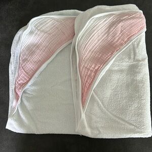 Honest brand set of 2 baby towels white with pinks on hoods